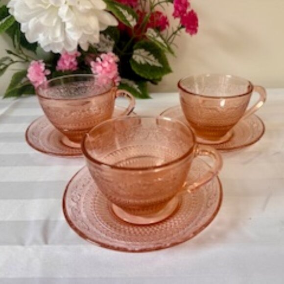 KIG Indonesia Pink Trellis Glass Cups and Saucers‎ Set Vintage Tea Party - Picture 1 of 4